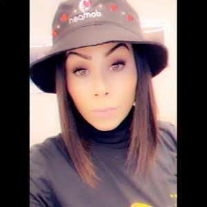 Meet your Posher, Sammiey